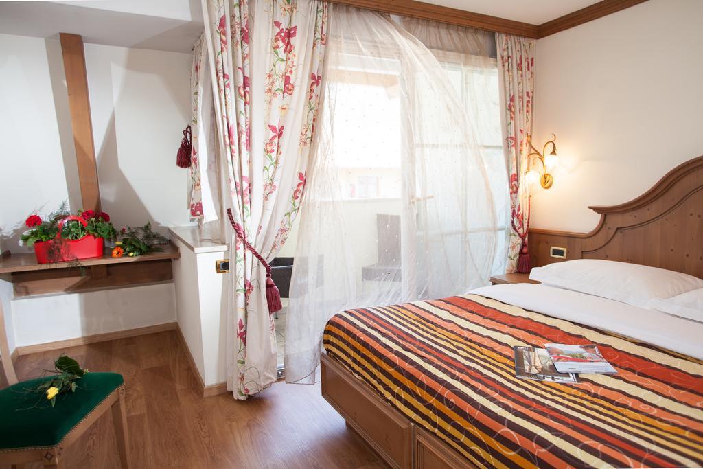 Hotel Comfort Erica Dolomiti Val D'Adige Salorno Kültér fotó