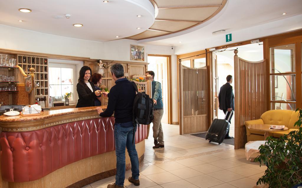 Hotel Comfort Erica Dolomiti Val D'Adige Salorno Kültér fotó