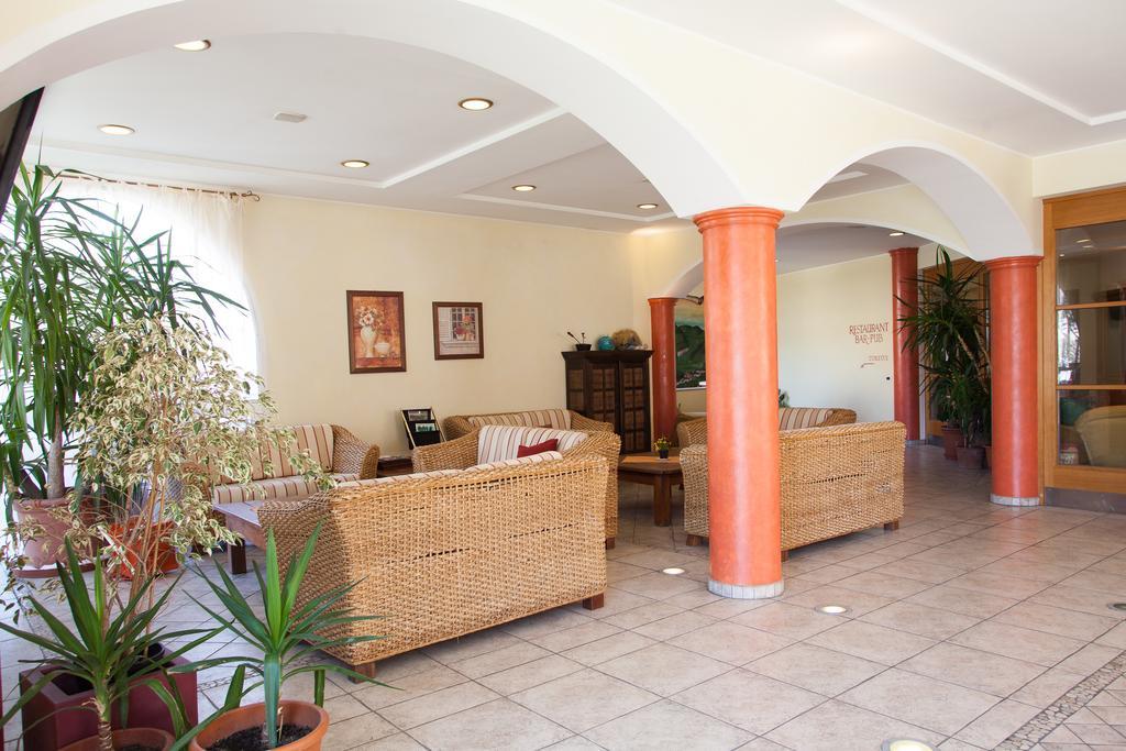 Hotel Comfort Erica Dolomiti Val D'Adige Salorno Kültér fotó